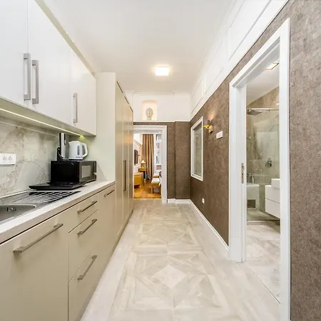 Apartment Royal Knez *